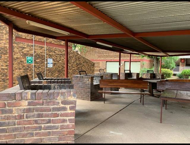 3 BEDROOM APARTMENT FOR SALE IN VANDERBIJLPARK SW 1